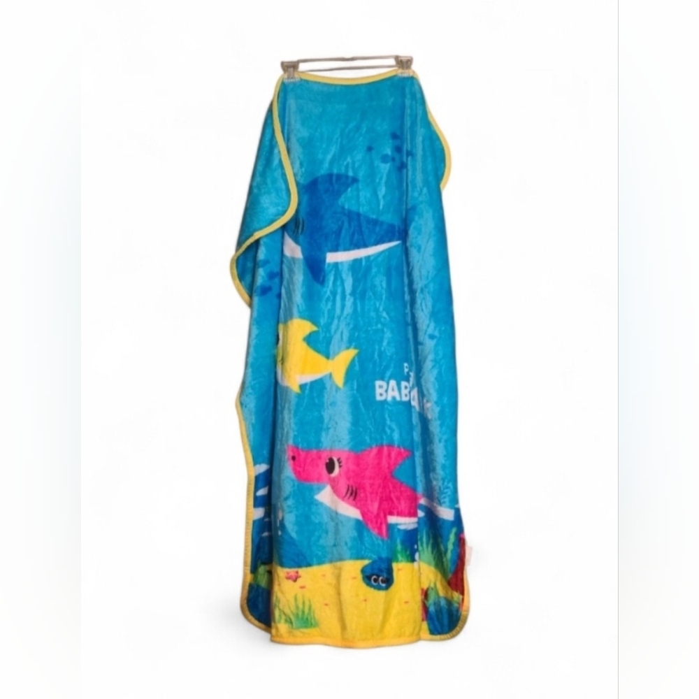 Baby Shark Colorful Print Soft & Fuzzy Blanket EUC 48" X 36"